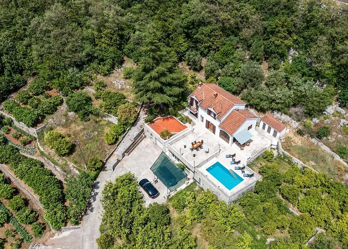 Niko - Three Bedroom With Swimming Pool 빌라