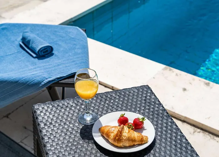 빌라 Niko - Three Bedroom With Swimming Pool