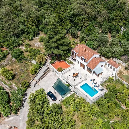 Niko - Three Bedroom With Swimming Pool فيلة