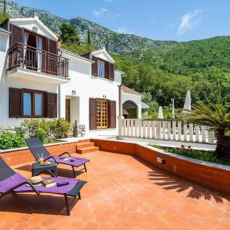 فيلة Niko - Three Bedroom With Swimming Pool