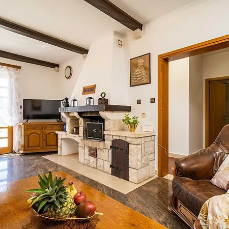 Niko - Three Bedroom With Swimming Pool Vila *