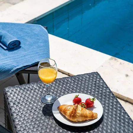 Vila Niko - Three Bedroom With Swimming Pool