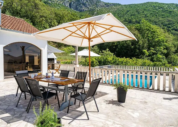 Niko - Three Bedroom With Swimming Pool Gruda