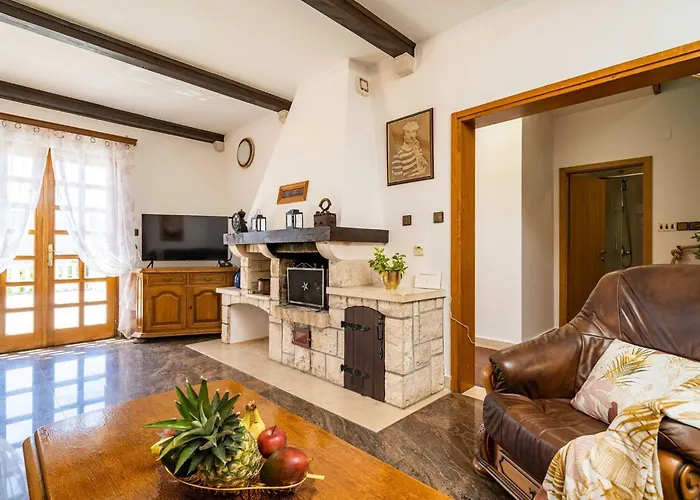 Niko - Three Bedroom With Swimming Pool Villa *