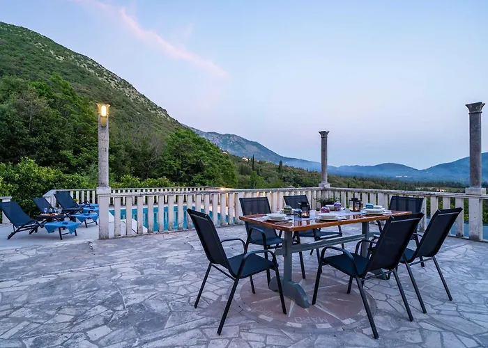 Villa Niko - Three Bedroom With Swimming Pool