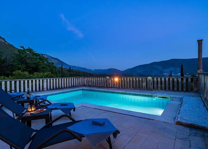 Niko - Three Bedroom With Swimming Pool Villa *