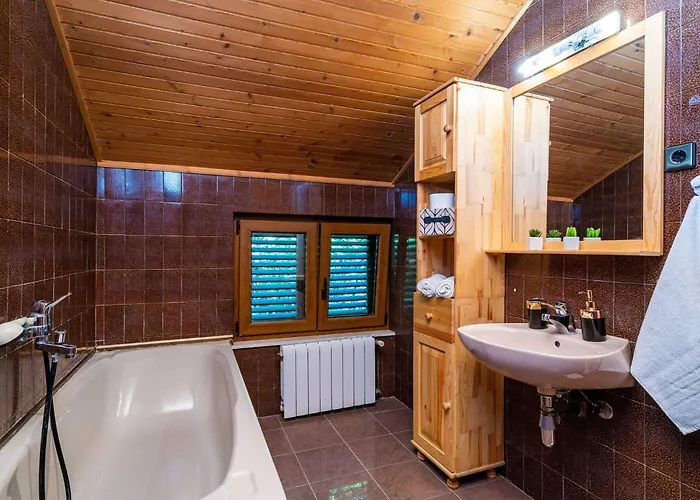 Niko - Three Bedroom With Swimming Pool Villa Gruda